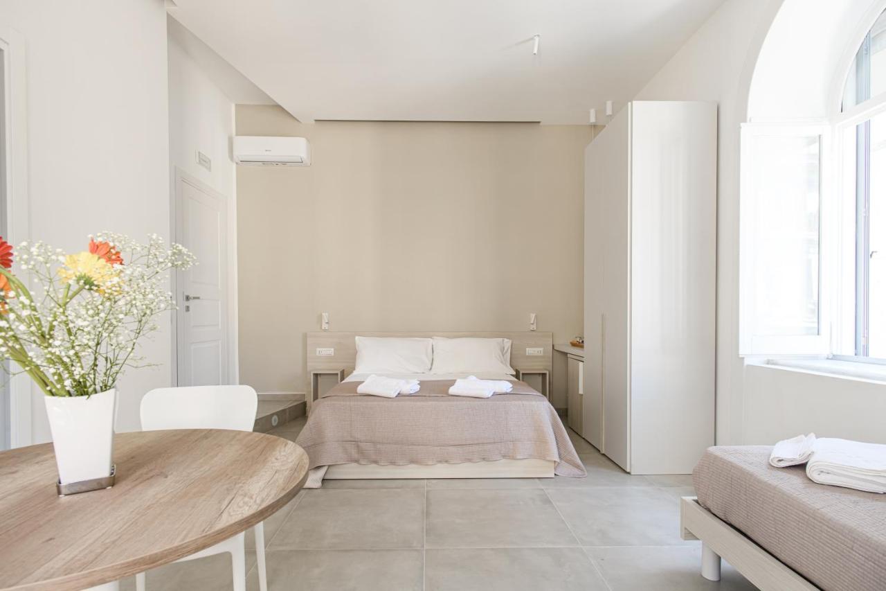 ナポリ Lux Caracciolo Bed & Breakfast エクステリア 写真